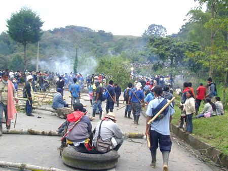 Indigeni bloccano la Panamericana. 21 ottobre